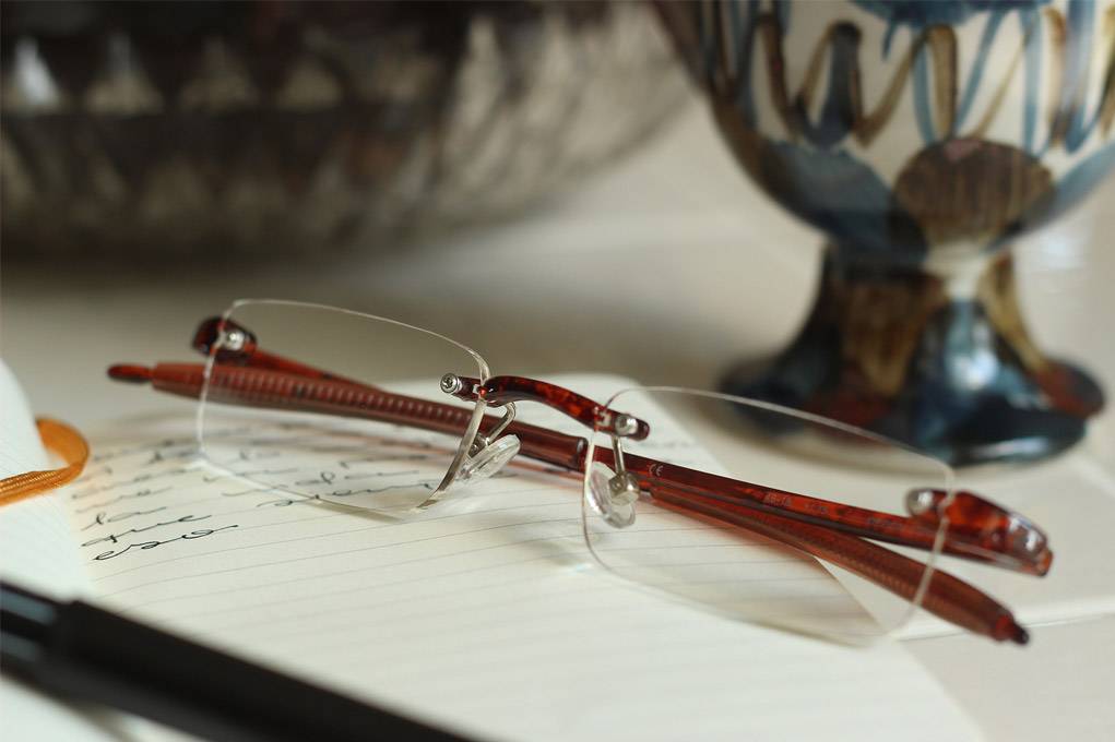 Video of Visualites 1 Lightweight Rimless Reading Glasses