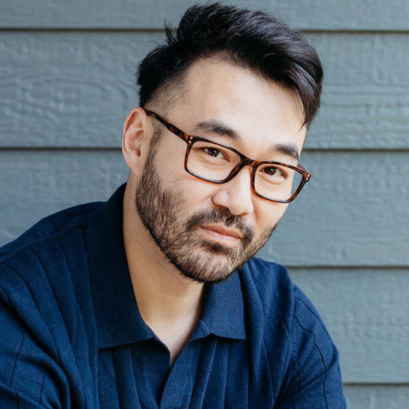Man Wearing The Beau Lightweight Progressive Reading Glasses In Tortoise Shell Frame