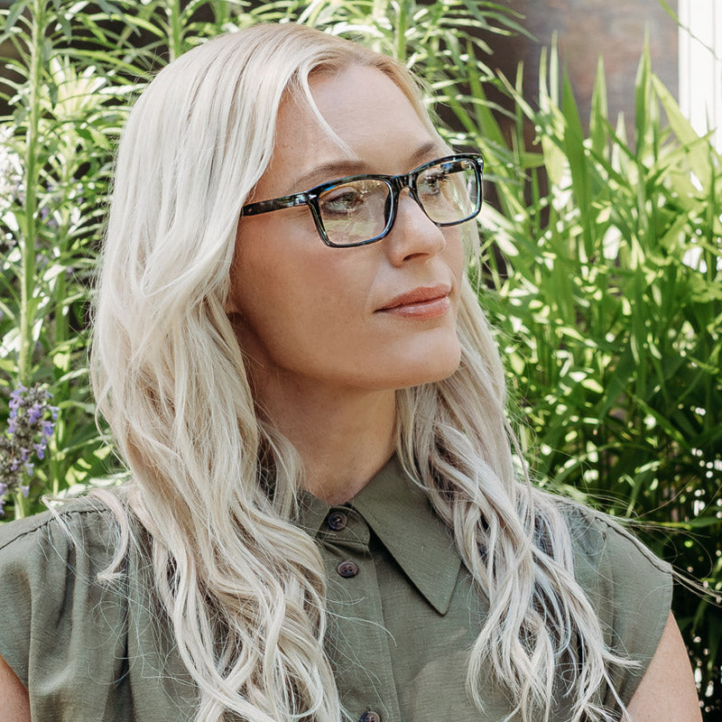 Woman wearing the Beau progressive reading glasses from Visualites