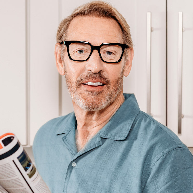 Man Wearing Visualites Réveur Black Durable Progressive Reading Glasses